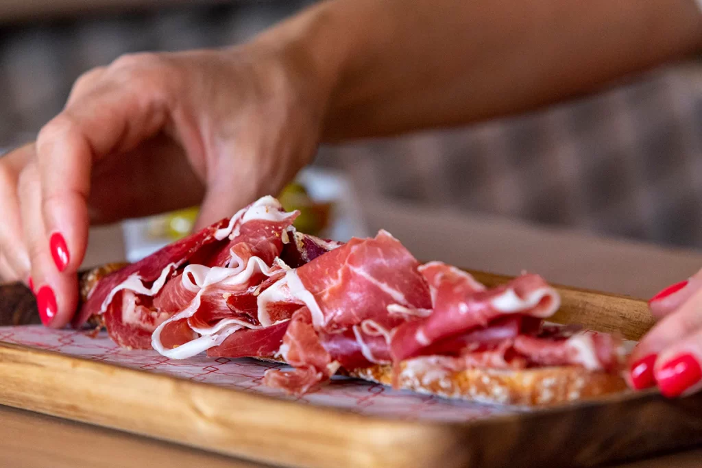 La mejor manera de comer jamón ibérico